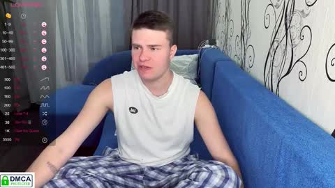 Snapshot of holy_eggs_00 chatting on October 27, 9:50 pm holy_eggs_00 online show from October 27, 9:50 pm