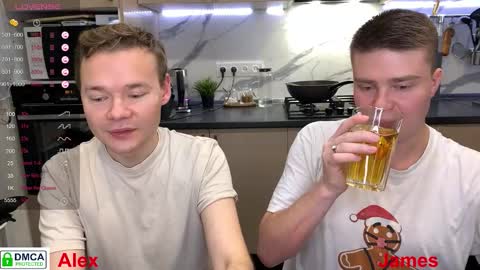 Snapshot of holy_eggs_00 chatting on October 23, 6:00 pm holy_eggs_00 online show from October 23, 6:00 pm