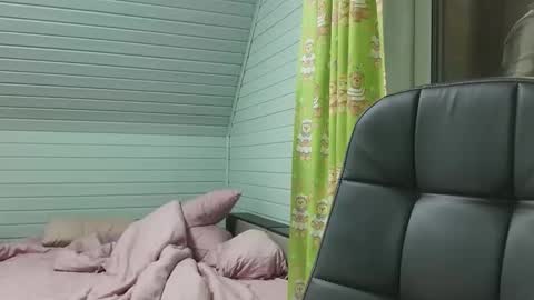 Henry online show from November 8, 6:44 pm