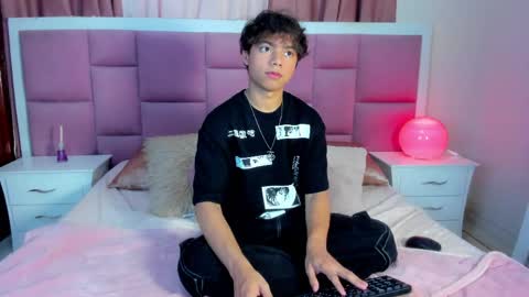 honeymoon_sariel online show from May 28, 1:31 pm
