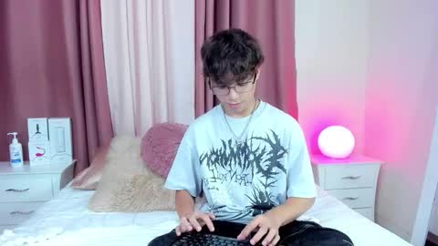 honeymoon_sariel online show from November 30, 8:55 pm