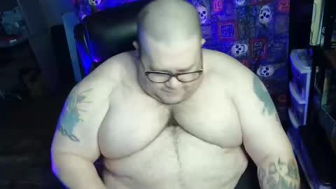 Snapshot of hoosierdaddyxl chatting on October 20, 8:13 pm Sir online show from October 20, 8:13 pm