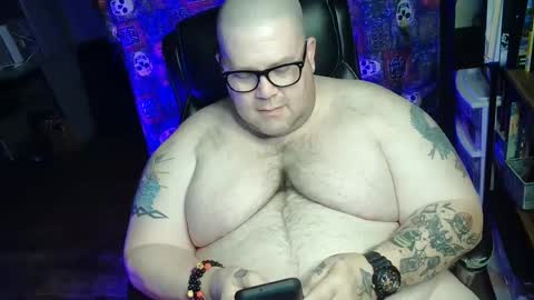 Snapshot of hoosierdaddyxl chatting on September 19, 4:13 am Sir online show from September 19, 4:13 am