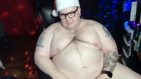 Snapshot of hoosierdaddyxl chatting on December 25, 4:54 am Sir online show from December 25, 4:54 am