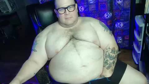 Snapshot of hoosierdaddyxl chatting on September 24, 4:38 pm Sir online show from September 24, 4:38 pm