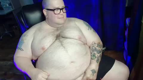 Snapshot of hoosierdaddyxl chatting on September 8, 6:18 pm Sir online show from September 8, 6:18 pm