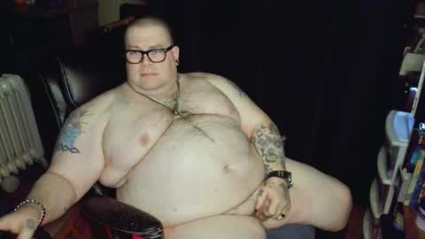 Snapshot of hoosierdaddyxl chatting on January 10, 5:15 am Sir online show from January 10, 5:15 am