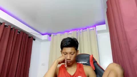 Snapshot of horny_asianmoreno chatting on October 28, 12:18 pm ROGER online show from October 28, 12:18 pm