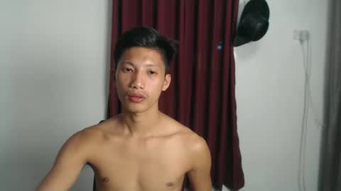 Snapshot of horny_asianmoreno chatting on October 20, 10:41 am ROGER online show from October 20, 10:41 am