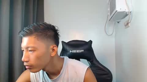 Snapshot of horny_asianmoreno chatting on October 8, 11:14 am ROGER online show from October 8, 11:14 am