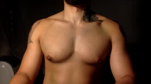 Snapshot of hornybbcxx chatting on October 26, 4:36 am hornybbcxx online show from October 26, 4:36 am