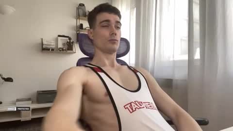 Snapshot of hornytwunk01 chatting on October 23, 9:24 am Travis online show from October 23, 9:24 am