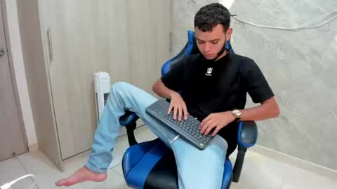 hot bad boy69 online show from July 10, 8:54 pm