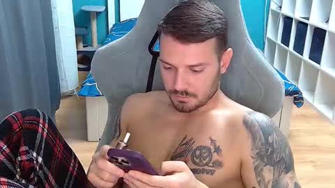 Snapshot of hot_cap_77 chatting on October 25, 7:15 pm hot_cap_77 online show from October 25, 7:15 pm