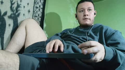 hot_guy36 online show from April 12, 4:30 pm