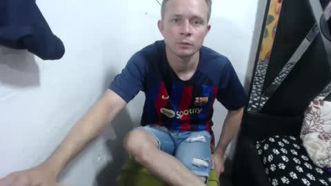 Snapshot of hot_mann11 chatting on September 17, 2:23 am angel online show from September 17, 2:23 am