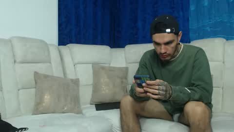 Hot Sharks   online show from February 3, 8:08 am