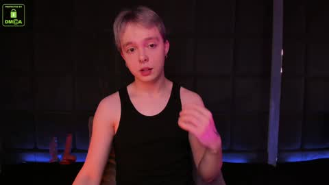 Snapshot of hot_twinkboy chatting on February 1, 10:48 am hot_twinkboy online show from February 1, 10:48 am