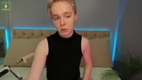 Snapshot of hot_twinkboy chatting on February 18, 3:21 pm hot_twinkboy online show from February 18, 3:21 pm