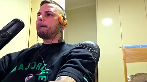 hotaus90 online show from August 7, 3:46 am