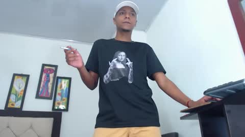 hotboyluxe online show from February 6, 3:03 am