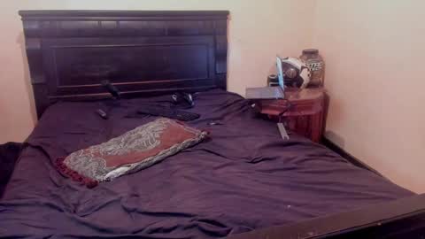 Snapshot of hotcountryboy94 chatting on January 6, 9:22 pm Yikes online show from January 6, 9:22 pm