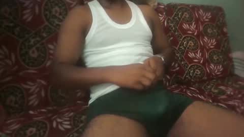 hotguyy001 online show from March 3, 10:01 am