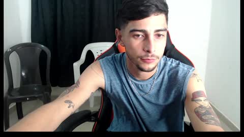 Snapshot of hotsteel420 chatting on January 8, 1:11 am hotsteel420 online show from January 8, 1:11 am