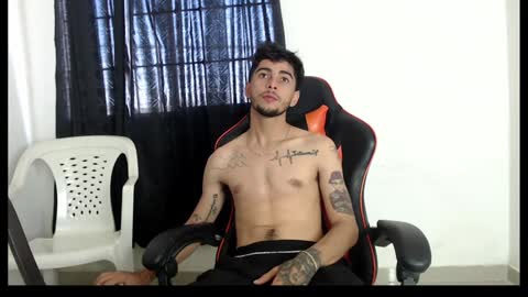 Snapshot of hotsteel420 chatting on January 19, 1:44 pm hotsteel420 online show from January 19, 1:44 pm