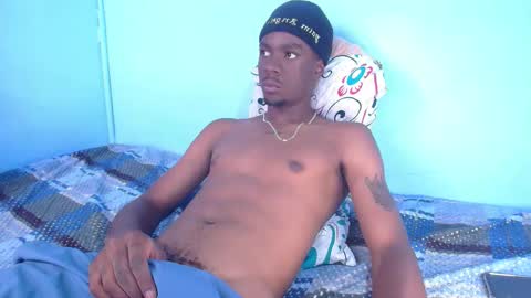 independent Model online show from November 3, 10:55 pm