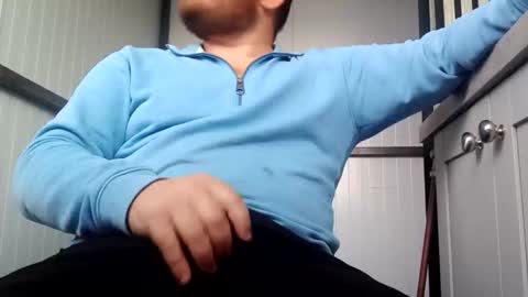 Snapshot of houskji8 chatting on September 18, 6:10 pm houskji8 online show from September 18, 6:10 pm