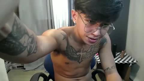 hugecockchristian online show from October 24, 4:03 am