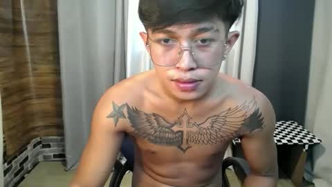 hugecockchristian online show from November 5, 4:47 am