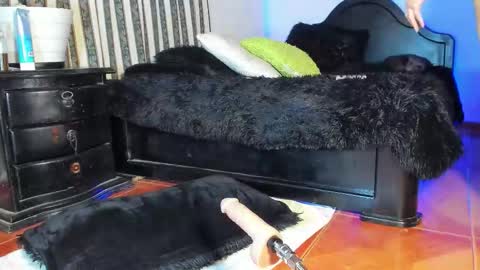 HUGO online show from November 7, 10:35 pm