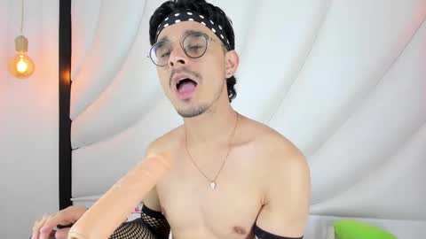 HUGO online show from March 5, 10:12 pm