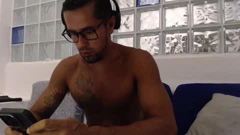 Colombian Milkman online show from March 3, 1:38 am