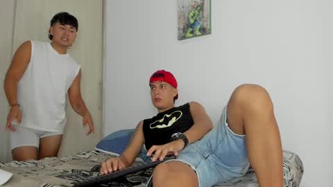 Snapshot of hugosan2 chatting on December 17, 7:48 pm Hugo online show from December 17, 7:48 pm