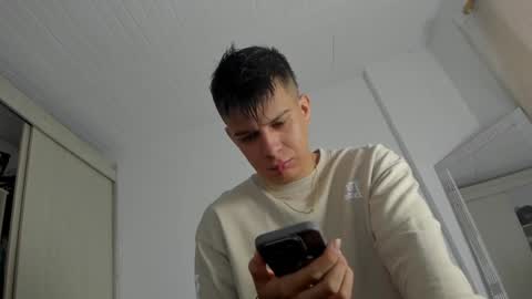 Snapshot of hugosan2 chatting on December 29, 6:49 pm Hugo online show from December 29, 6:49 pm