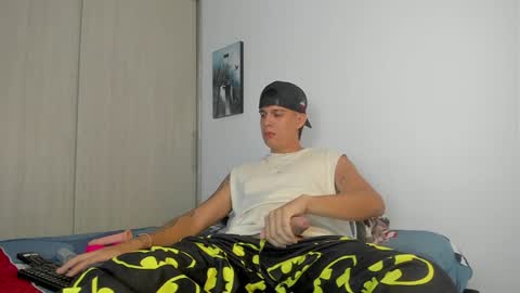 Snapshot of hugosan2 chatting on January 20, 3:15 am Hugo online show from January 20, 3:15 am