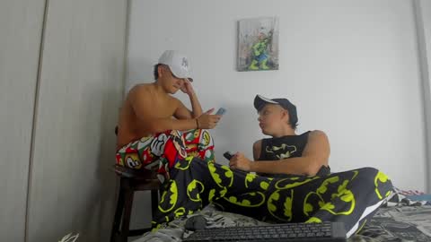 Snapshot of hugosan2 chatting on December 21, 3:36 am Hugo online show from December 21, 3:36 am