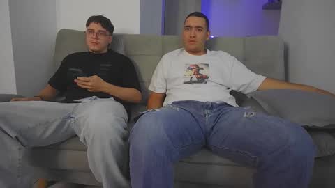 Snapshot of hun_damer chatting on September 17, 12:44 am hun_damer online show from September 17, 12:44 am