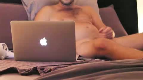 Snapshot of hungm4fun101 chatting on October 25, 3:08 am hungm4fun101 online show from October 25, 3:08 am