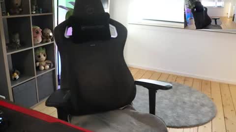 hungry_26 online show from February 28, 3:33 pm