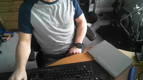 hungstud_again online show from March 5, 2:13 pm