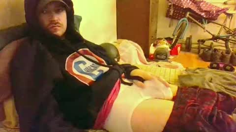 Snapshot of hungsubbb chatting on October 6, 3:11 am Boi online show from October 6, 3:11 am