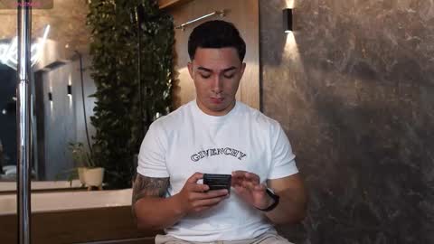 hunk_ryan online show from November 20, 12:48 pm