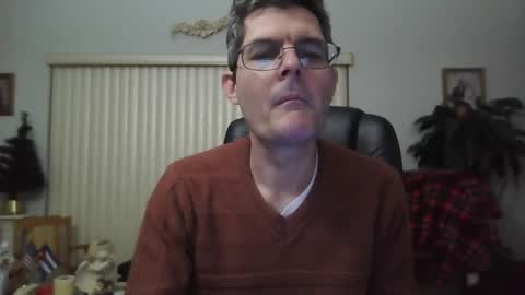 Snapshot of hunkmasclefad458 chatting on December 17, 4:45 am hunkmasclefad458 online show from December 17, 4:45 am