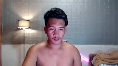 hunkylloyd online show from February 3, 6:00 am