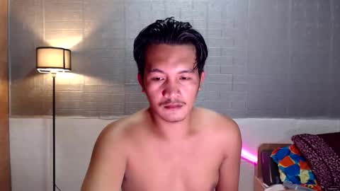 hunkylloyd online show from March 9, 3:44 am