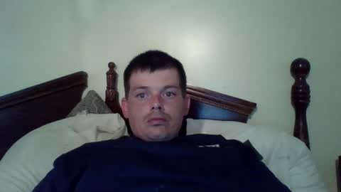 huntdog1221 online show from July 7, 10:46 pm